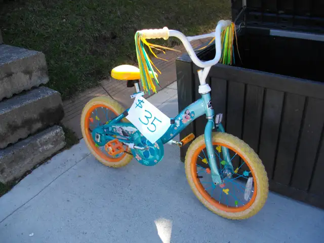 LITTLE GIRLS BIKE