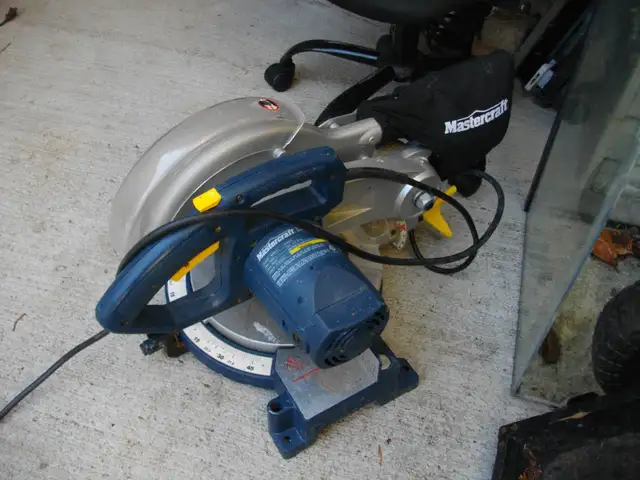 MASTERCRAFT CHOP SAW...  (NEEDS BLADE)