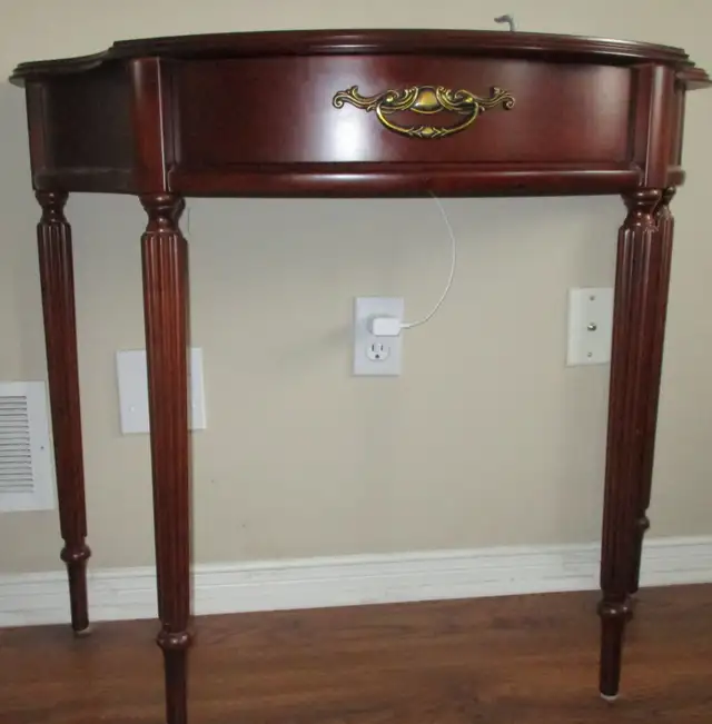 Two Quality Chrome Table Lamps -Moving Sale! Excellent Condition - Photo 8