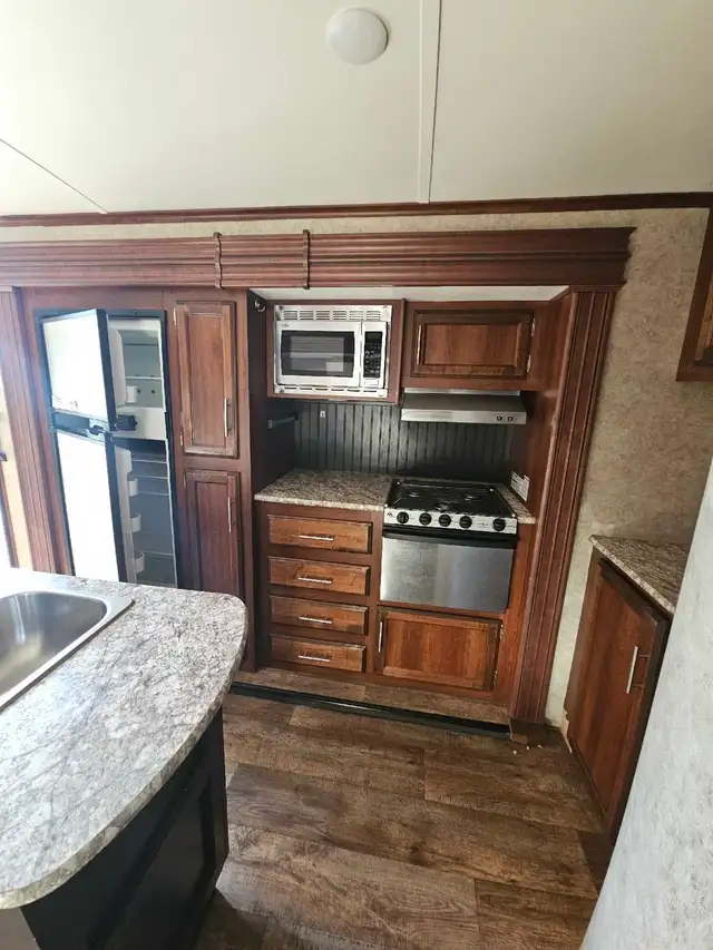 2006 Jayco Eagle 32' - Photo 4