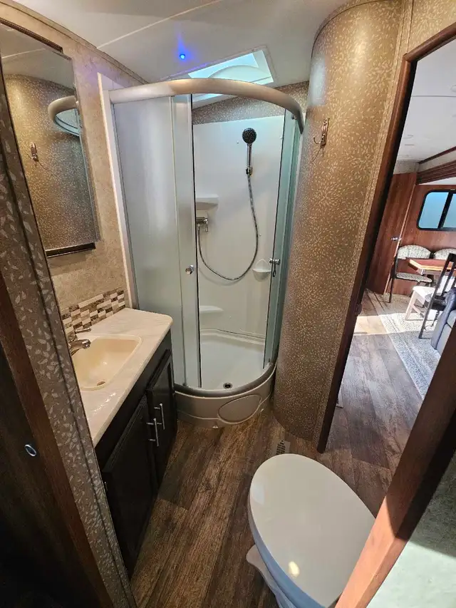 2006 Jayco Eagle 32' - Photo 6