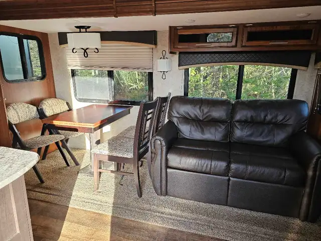 2006 Jayco Eagle 32' - Photo 8