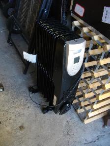 BLACK RADIATOR STYLE OIL FILLED HEATER
