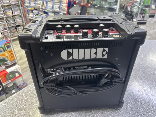 Roland Cube15XL Guitar Amplifier - Photo 3