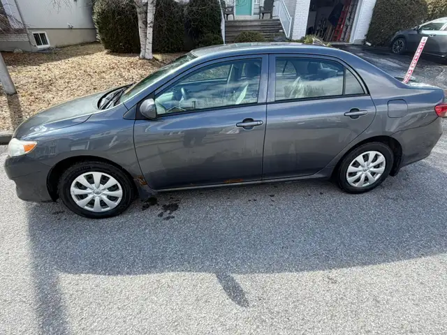 Toyota Corolla 2010 CE – Fiable et économique 5 500$ négociable - Photo 3