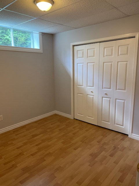 2 BR, Ground floor Apartment with screened Muskoka Rm, No Stairs - Photo 6