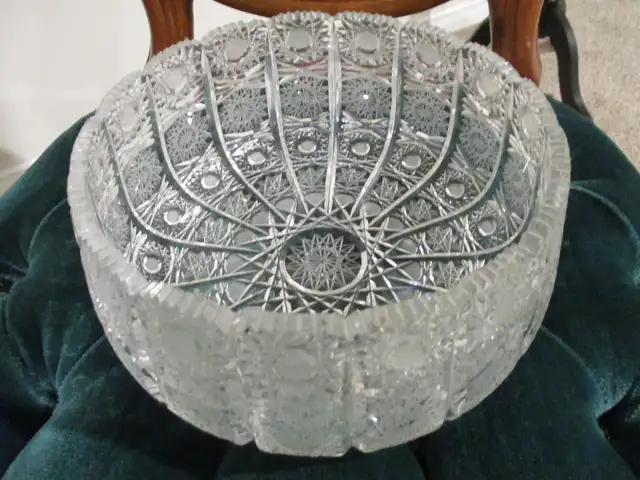 Large Modern Computer Desk - Excellent! - Photo 10