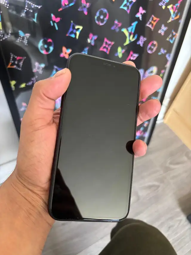 iPhone XR 64gb Airpods/Charger Set/Delivery