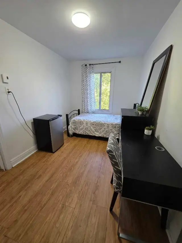 ROOM RENTALS/FURNISHED BEDROOMS FOR RENT/CHAMBRE MEUBLÉE A LOUER - Photo 9