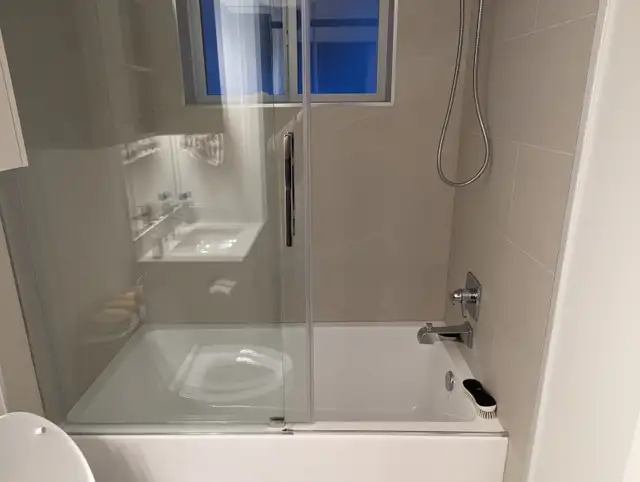 Front Duplex – Private Bedroom & Private Bathroom - Langara - Photo 5