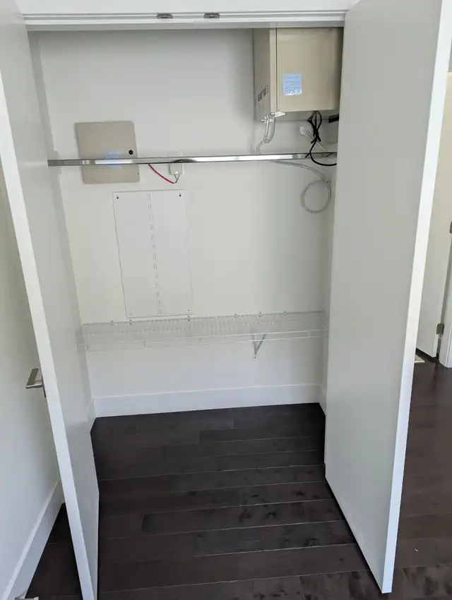 Front Duplex – Private Bedroom & Private Bathroom - Langara - Photo 7