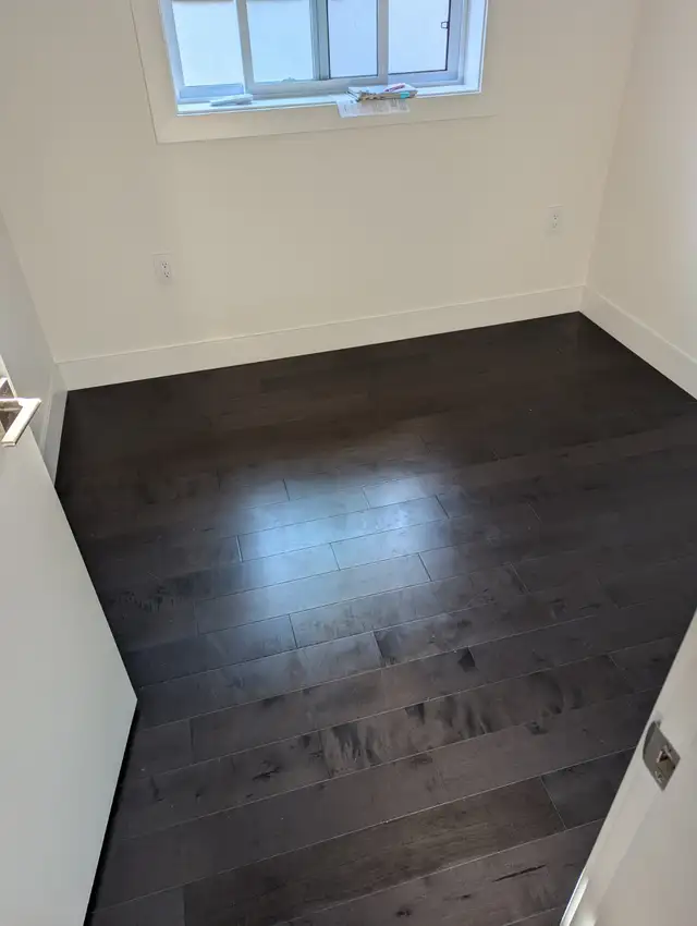 Front Duplex – Private Bedroom & Private Bathroom - Langara - Photo 8