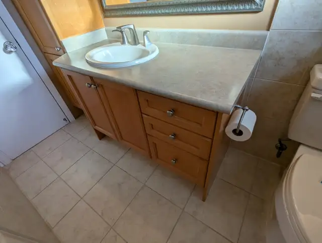 Complete Bathroom Maple Wood Cabinetry  5 piece - Photo 2