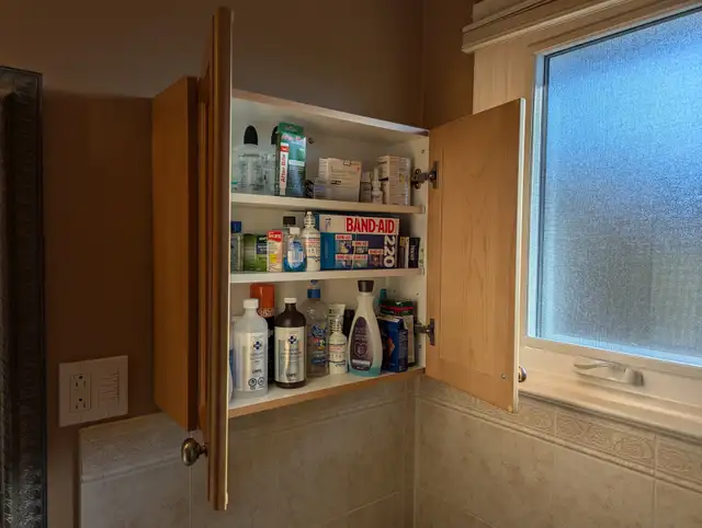 Complete Bathroom Maple Wood Cabinetry  5 piece - Photo 7