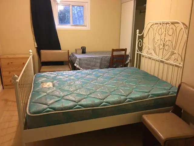 Private Washroom for rent - North York - Photo 4