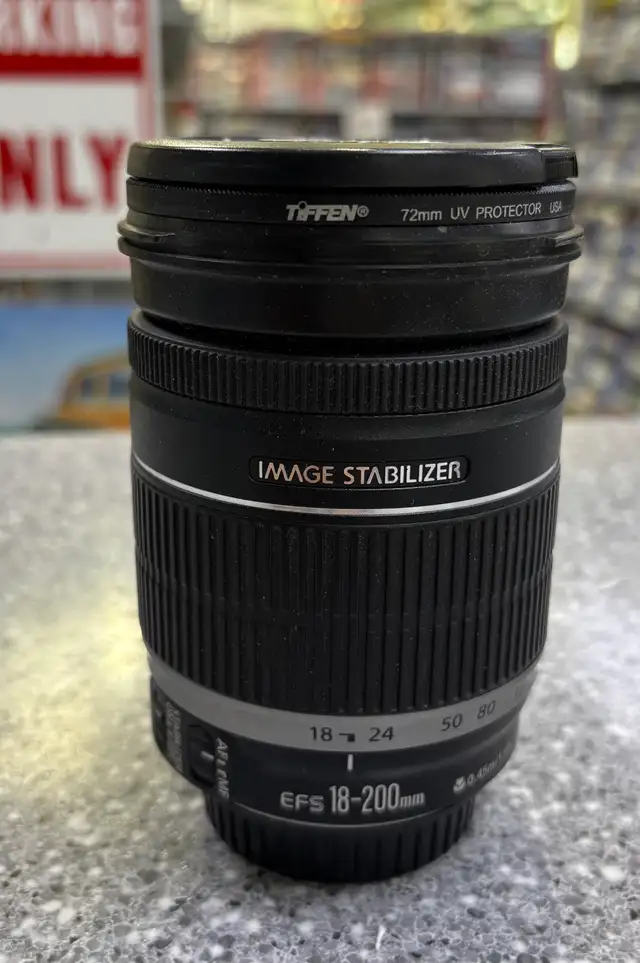 Canon 18-200mm EFS IS LE 3.5-5.6 Lens - Photo 2