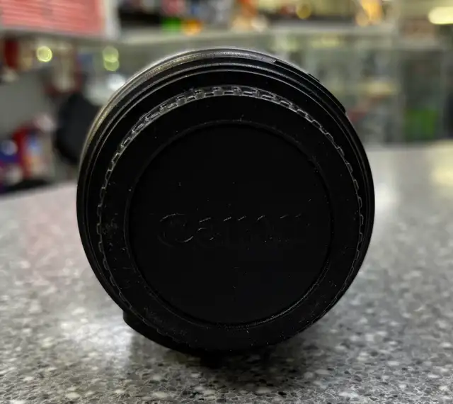 Canon 18-200mm EFS IS LE 3.5-5.6 Lens - Photo 4