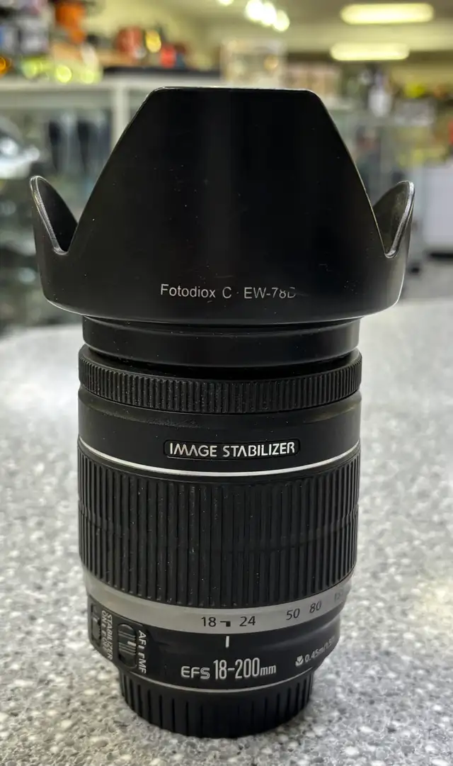 Canon 18-200mm EFS IS LE 3.5-5.6 Lens - Photo 7