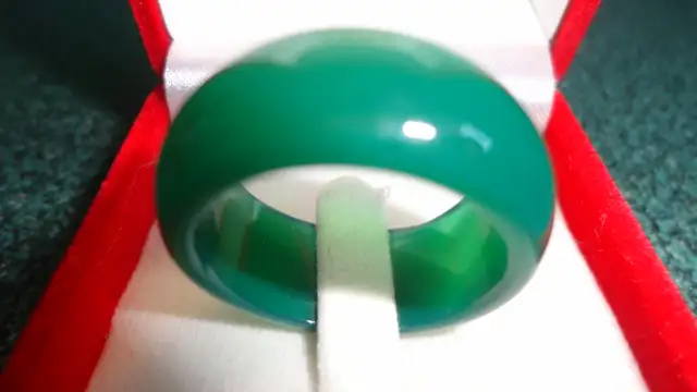 EXECELLENT JADE RING SIZE 9