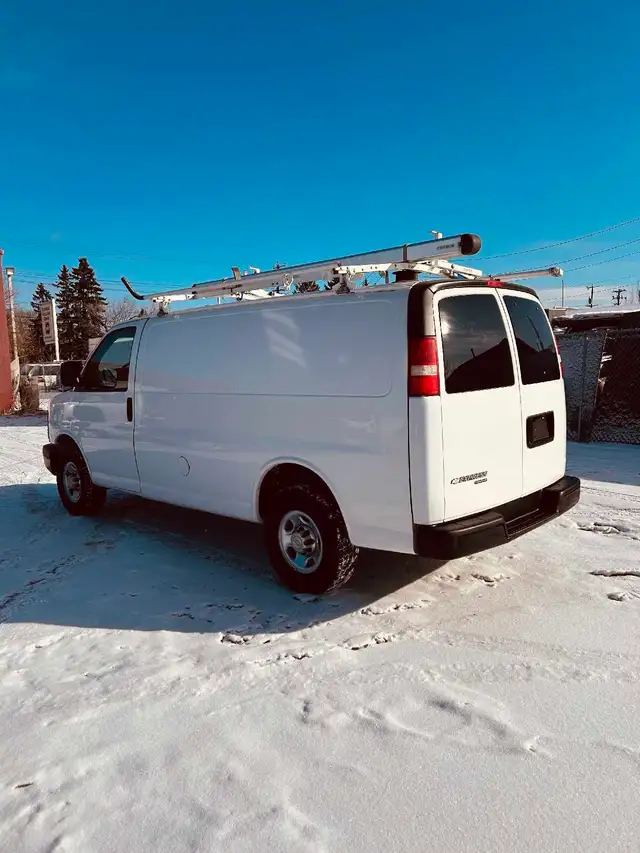 2012 Chevrolet express 2500 - Photo 4