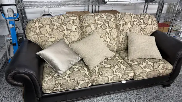 Custom Couch/Love Seat/Chair - Photo 4