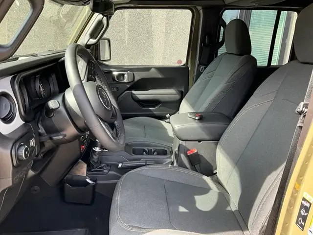 2025 Jeep Wrangler Willys with Blue Ox base plate - Photo 6