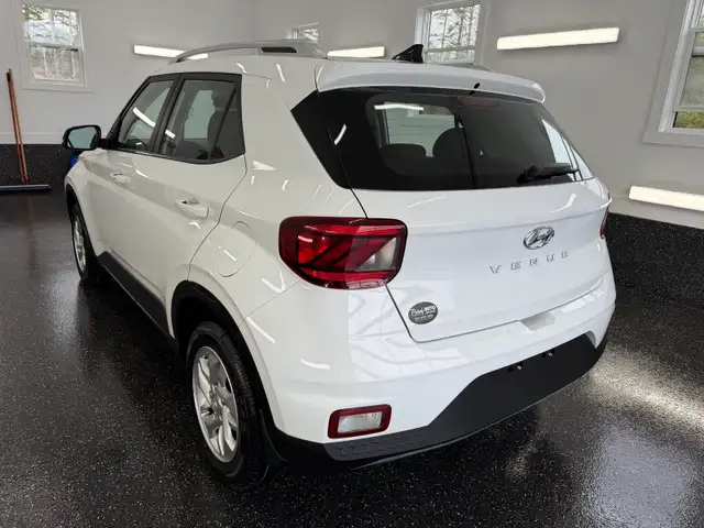 2021 Hyundai venue preferred - Photo 3