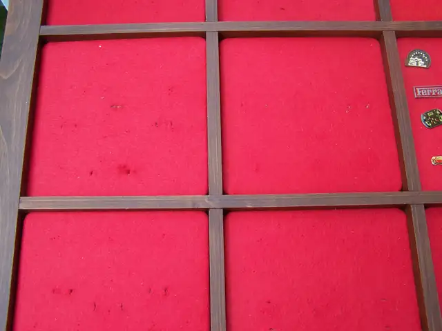 CADRE VITRÉ: ÉPINGLETTES/MÉDAILLES/PINS/MEDALS GLASS FRAME RARE - Photo 4