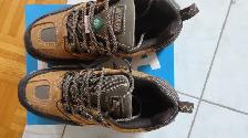 BRAND NEW SAFETY SHOES SIZE 9 1/2
