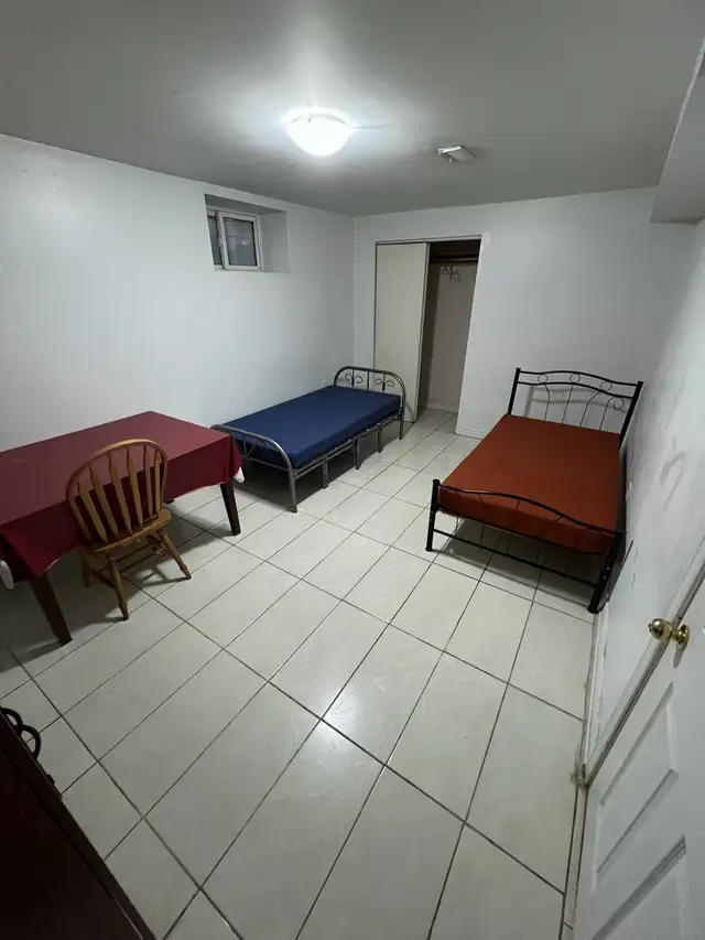 Private Bedroom for Rent in 2-Bedroom Basement – Scarborough - Photo 3
