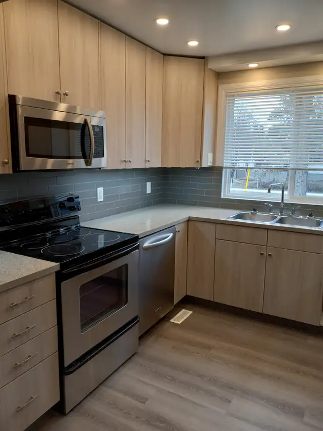 2 Bedroom, 1 Bath Main Floor Bungalow for rent