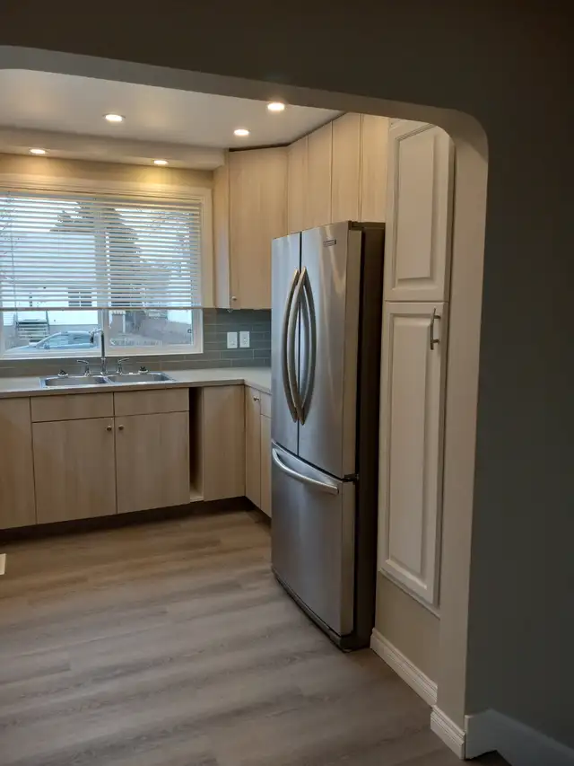 2 Bedroom, 1 Bath Main Floor Bungalow for rent - Photo 2