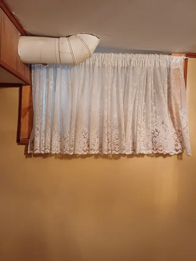 Furnished Basement Apartment - Photo 12