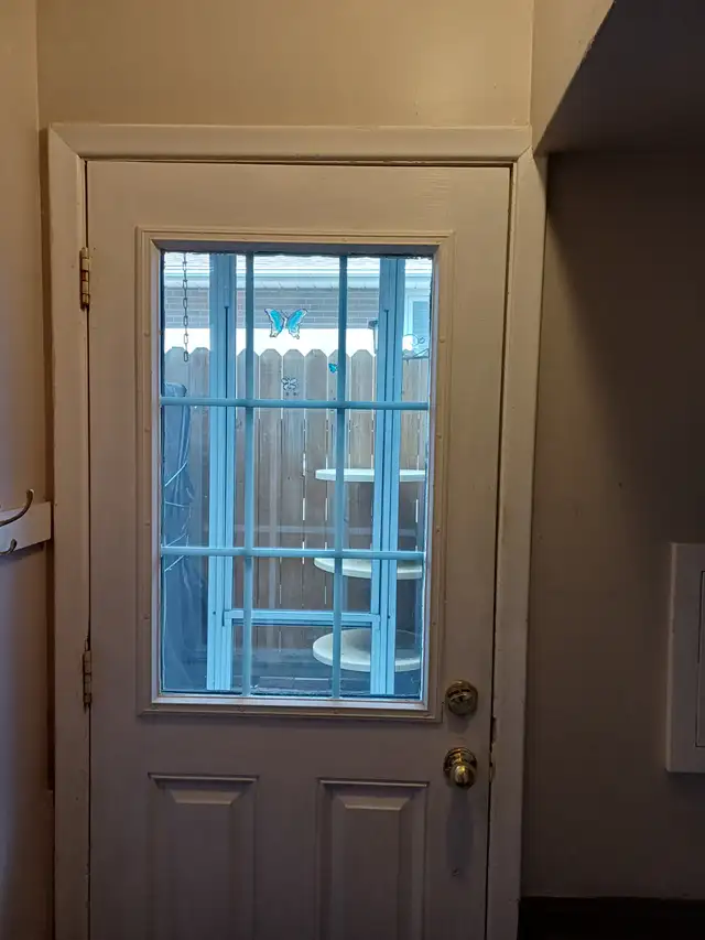 Furnished Basement Apartment - Photo 15