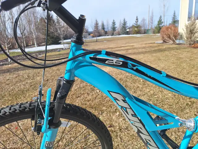 Youth mountain bike - Photo 3