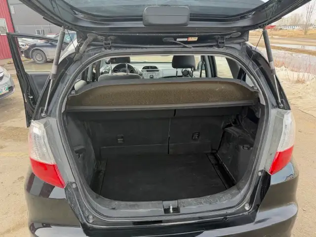 2009 Honda Fit LX Brand New Safety only 102km - Photo 13