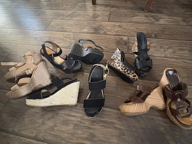 LADIES SIZE 5 DRESS SHOES - Photo 3