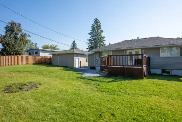 Fully Furnished 2Bed 1B Huge Yard | Private Deck | Upper Suite - Photo 9