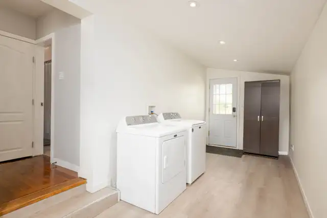 Fully Furnished 2Bed 1B Huge Yard | Private Deck | Upper Suite - Photo 13