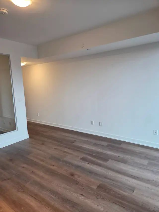 Condo in Burlington - Photo 3