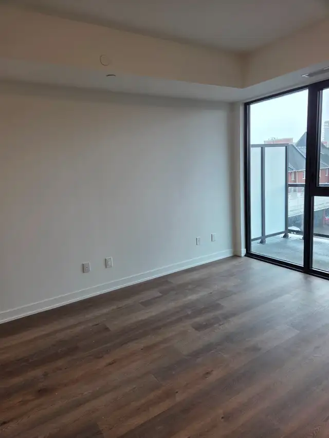 Condo in Burlington - Photo 4