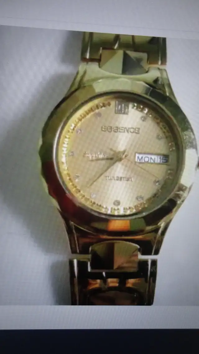 EXCELLENT JAPAN WATCH WITH DAYS/DATES