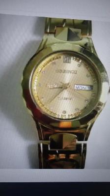 EXCELLENT JAPAN WATCH WITH DAYS/DATES