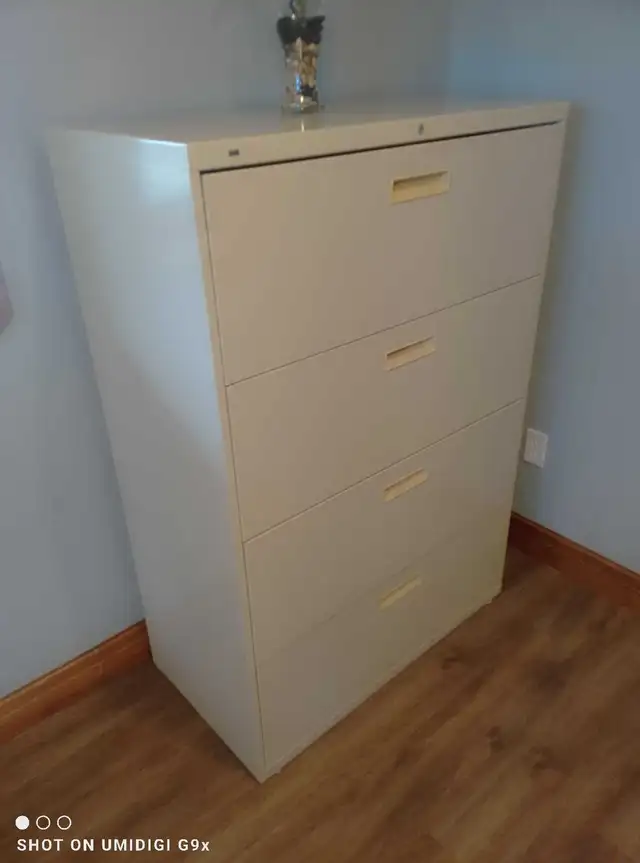 Hon 4-door Filing Cabinet - Photo 2