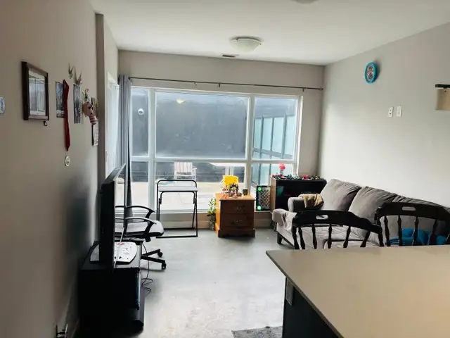 1 Bedroom Condo | PRIVATE TERRACE | Very desirable location - Photo 4