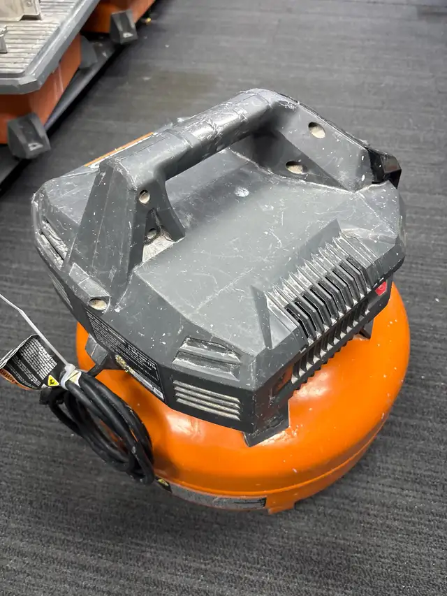Ridgid 6 Gal 150 PSI Compressor - Photo 2
