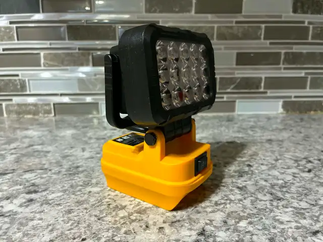 New LED 20V Light For Dewalt 20V Max Batteries - Photo 2