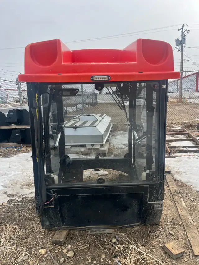 Tektite Cab For Kubota F3680 - Photo 2