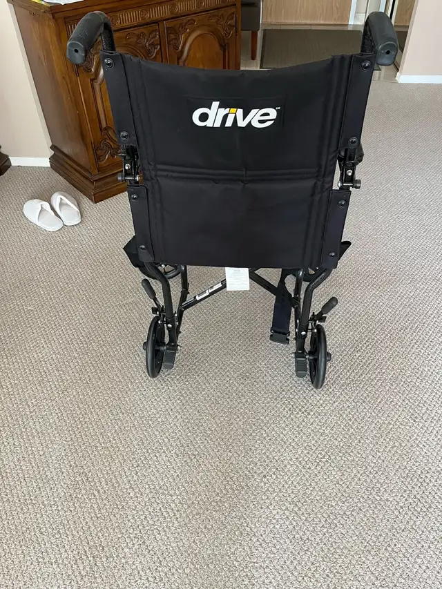 wheelchair - Photo 3