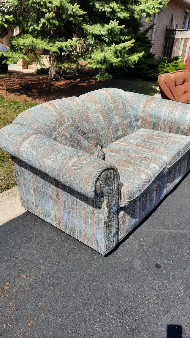 Free furniture! - Photo 4